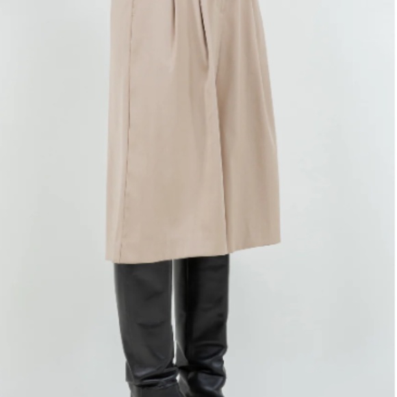 NWT ZIP UP JACKET w CAPRI LENGTH BELTED SHORTS -TAN, MED - Picture 5 of 16